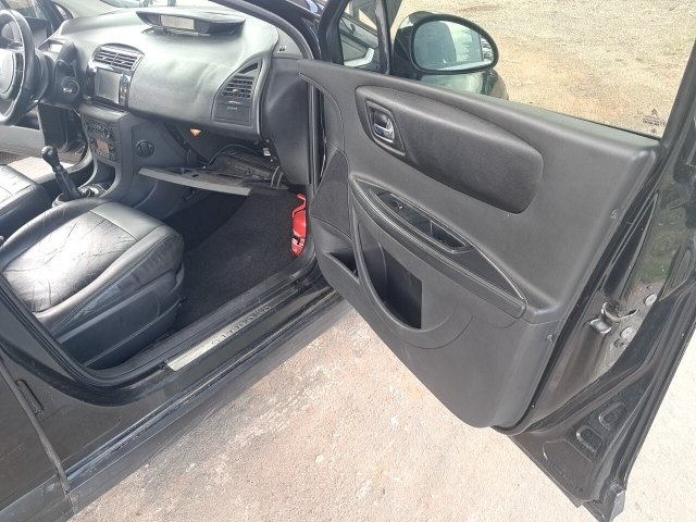 Vehicle_photo_9