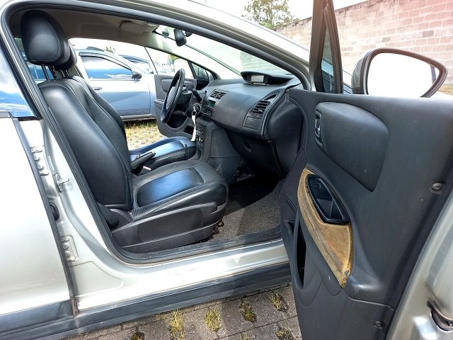 Vehicle_photo_9