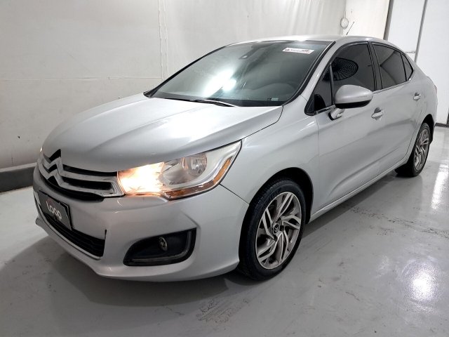 Veículo Citroën C4L Citroen C4L 2L EXCL 2013 Conservado com reparos e motor ruim 2014 em leilão