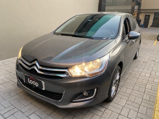 Veículo Citroën C4L Citroen C4L 2L Tend 2013 Conservado com avarias leves 2014 em leilão