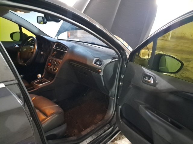 Vehicle_photo_9