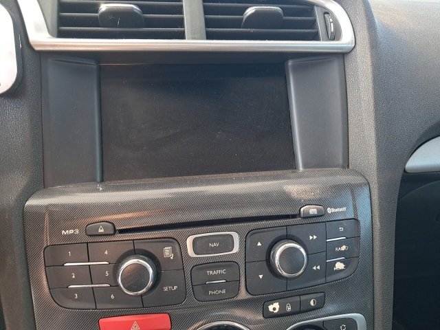 Vehicle_photo_7