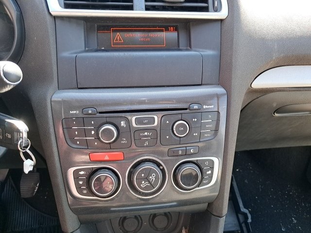 Vehicle_photo_6