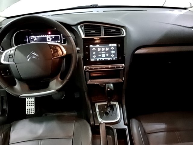 Vehicle_photo_7