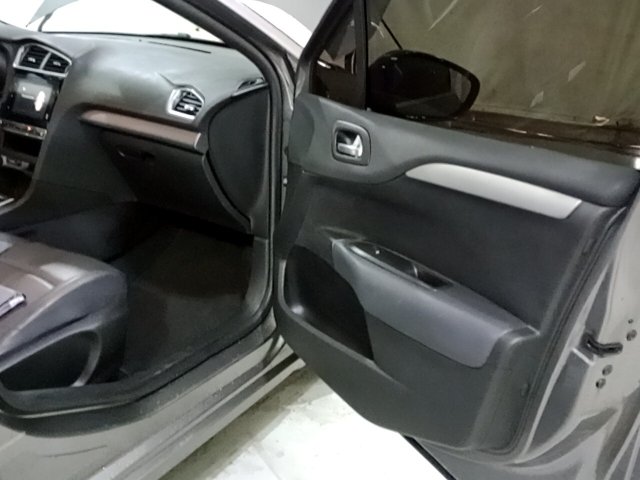 Vehicle_photo_9