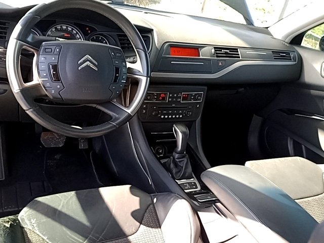Vehicle_photo_7