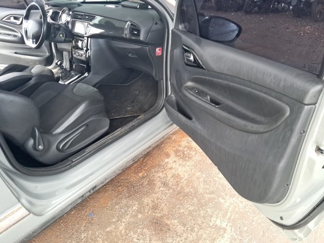 Vehicle_photo_9