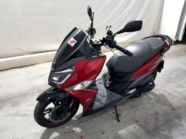 DAFRA CRUISYM 150 CBS Frente Motorista