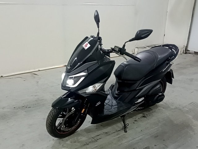 DAFRA CRUISYM 150 CBS Frente Motorista