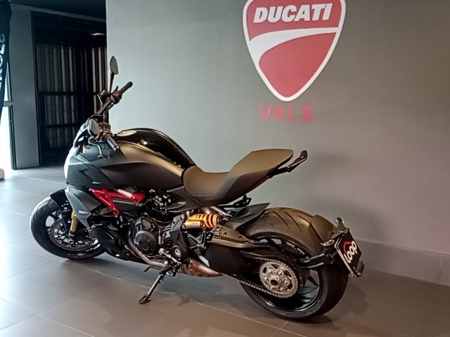 DUCATI DIAVEL 1260 S Traseira Motorista