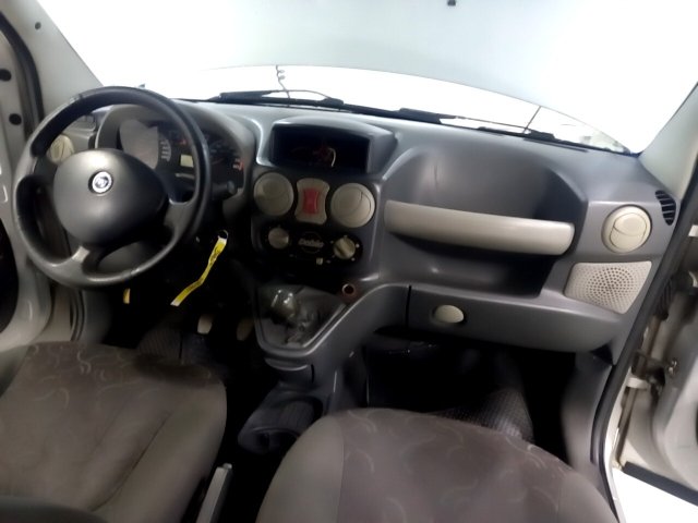 Vehicle_photo_7