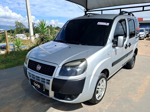 FIAT DOBLO ESSENCE 7L E Frente Motorista