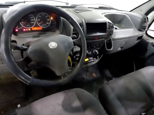 Vehicle_photo_7