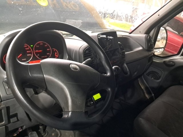 Vehicle_photo_7