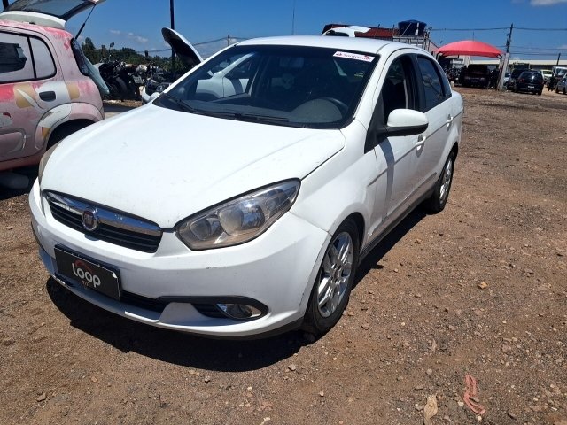 FIAT GRAND SIENA ESSENCE 1.6 Frente Motorista