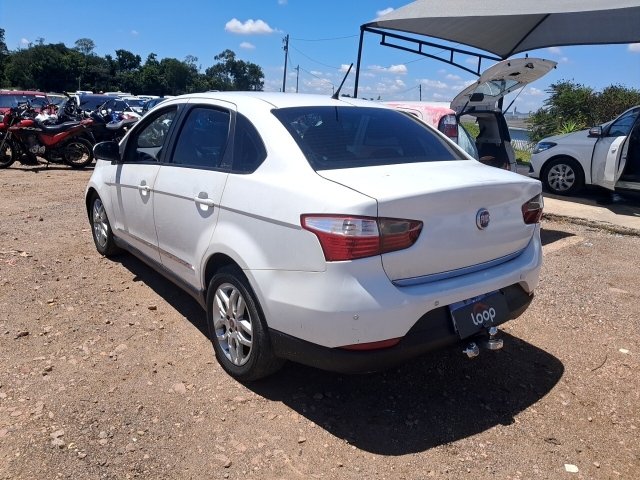 FIAT GRAND SIENA ESSENCE 1.6 Traseira Motorista