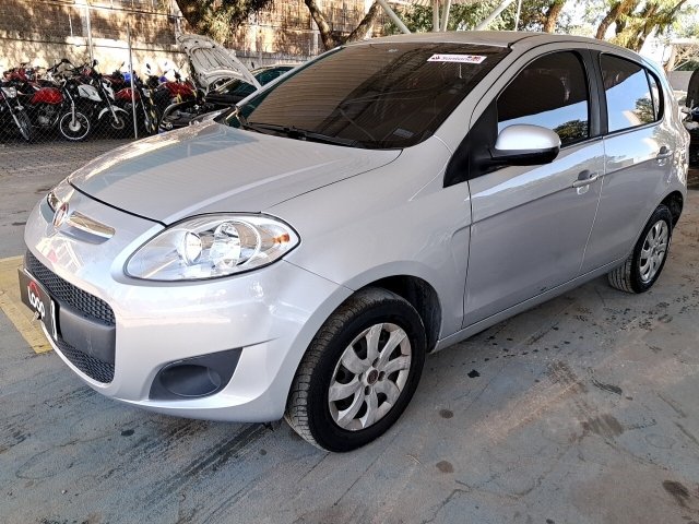 Fiat Palio Attractiv 1.0 2014/2015 Prata com Riscos e Trincado