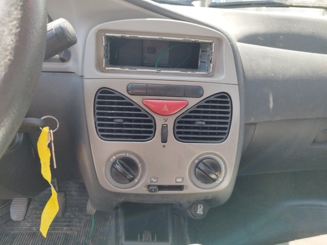 Vehicle_photo_7