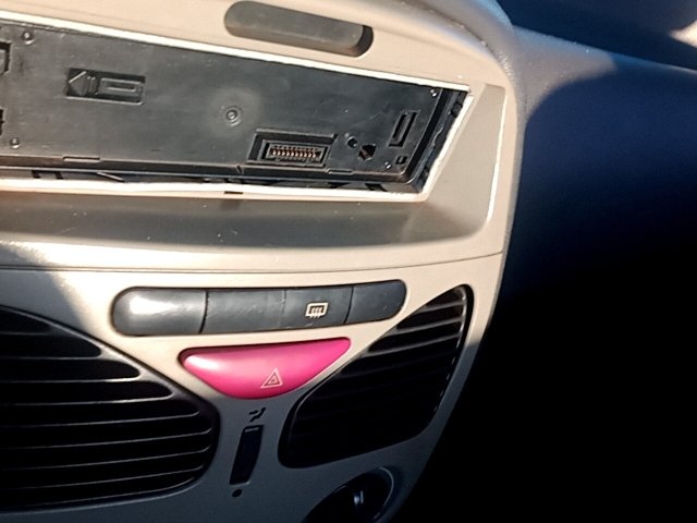 Vehicle_photo_6