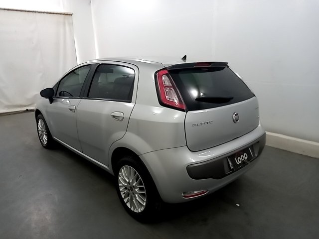 FIAT PUNTO ESSENCE 1.6 Traseira Motorista