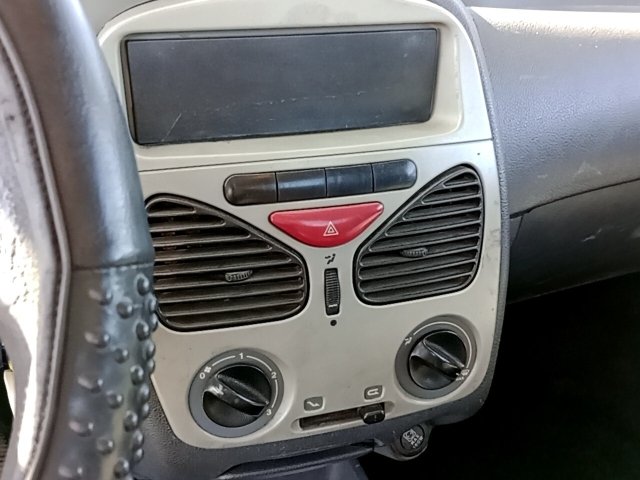 Vehicle_photo_14