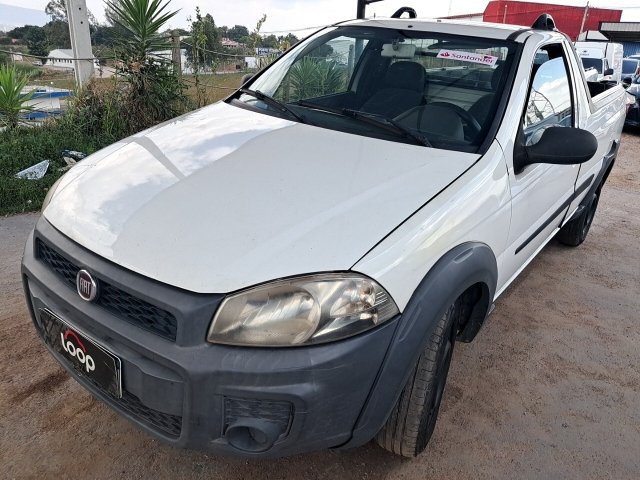 Veículo Fiat Strada Fiat Strada Working 2014/2015 com avarias e histórico de roubo 2015 em leilão