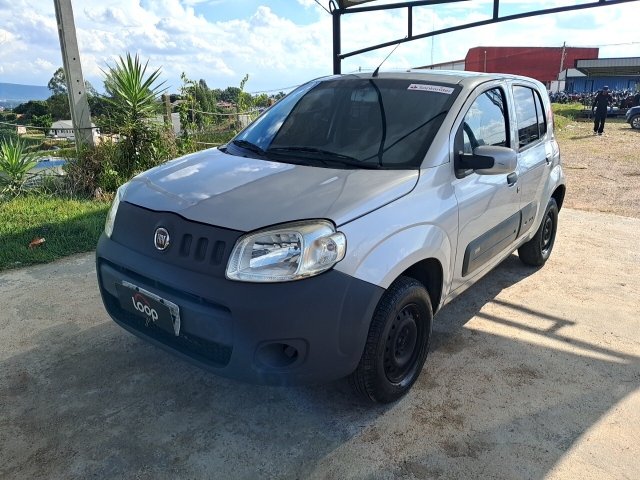 Fiat Uno Vivace 1.0 2011 Conservado com Lataria e Pintura Danificadas