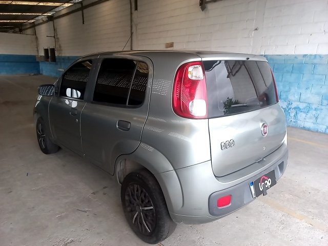 FIAT UNO VIVACE 1.0 Traseira Motorista