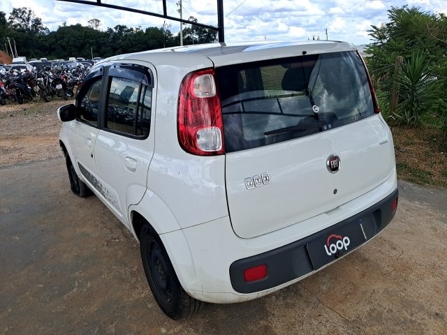 FIAT UNO VIVACE 1.0 Traseira Motorista