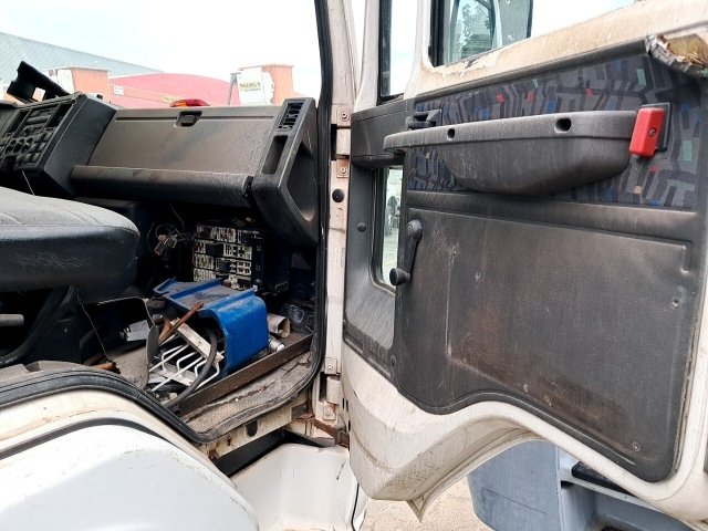 Vehicle_photo_6