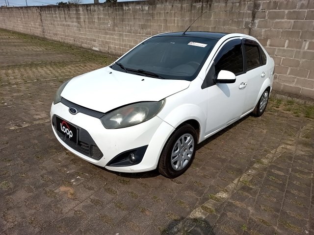 Ford Fiesta Sedan 1.6 Flex 2011 Conservado com avarias e não funcionando