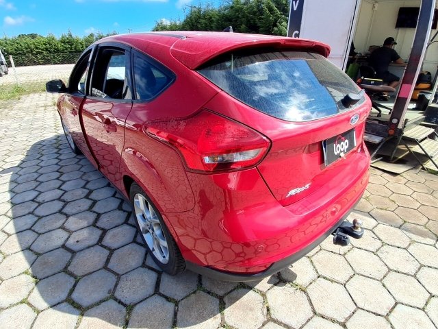 FORD FOCUS SE AT 2.0HC Traseira Motorista