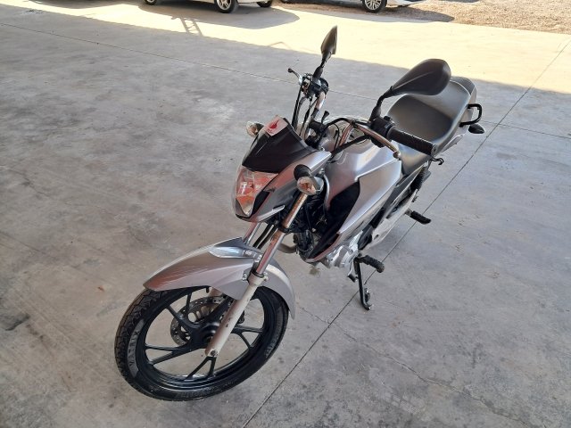 Honda CG 160 FAN 2023 Conservada com avarias