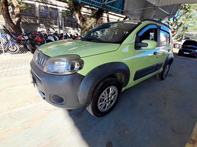 Fiat Uno Way 1.4 2011/2012 com avarias e motor fumando