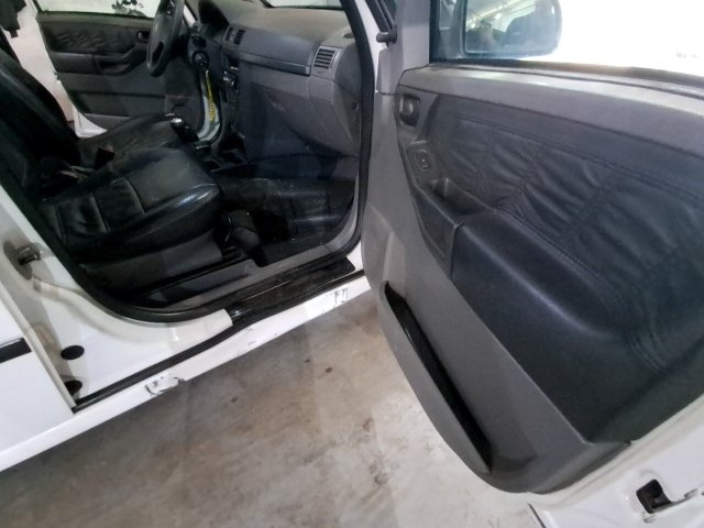 Vehicle_photo_9