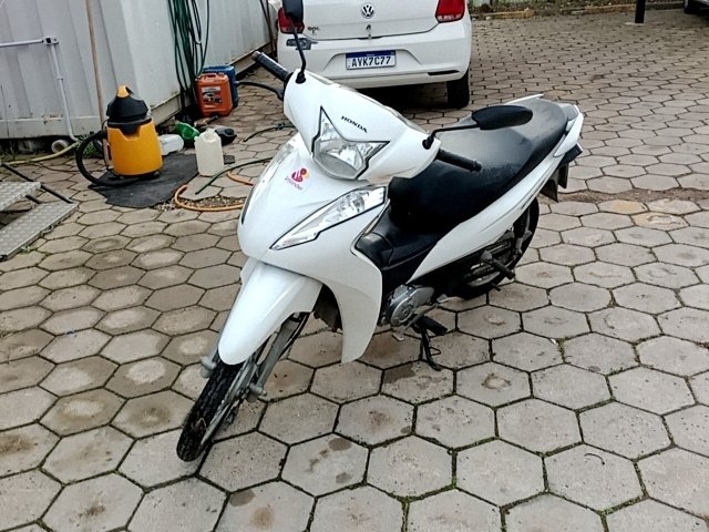 HONDA BIZ 110I Frente Motorista