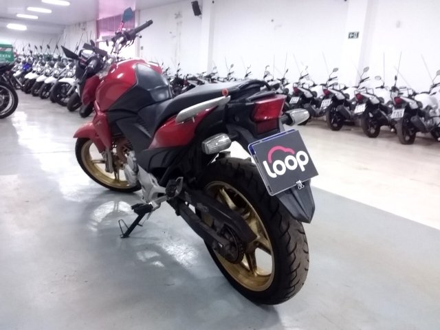 HONDA CB 300R Traseira Motorista