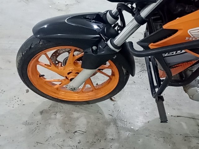 Vehicle_photo_13
