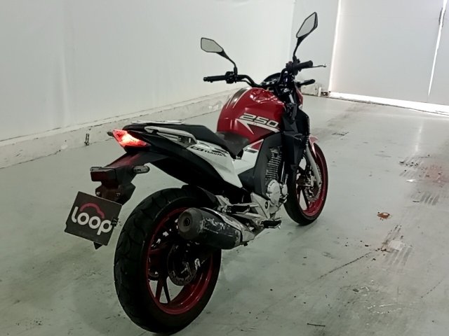 Vehicle_photo_4