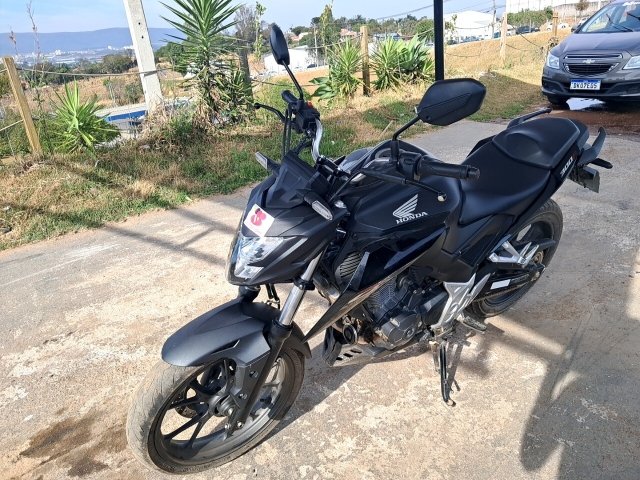HONDA CB300F TWISTER CBS Frente Motorista
