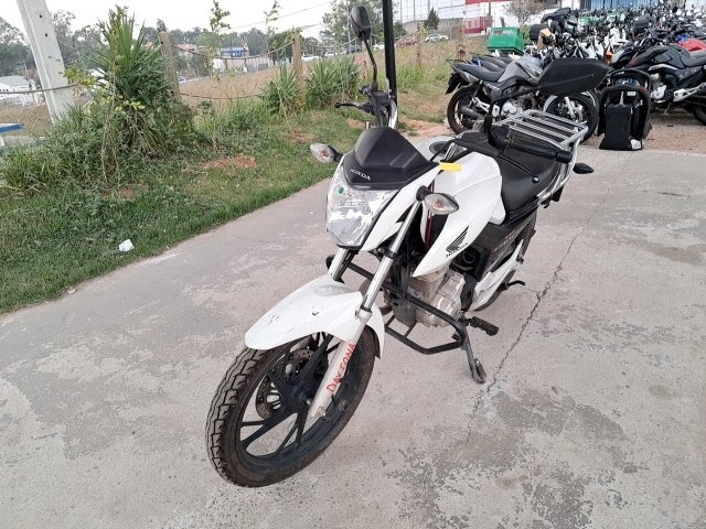 Honda CG 160 Cargo 2019/2020 com lataria e pintura com riscos e amassados