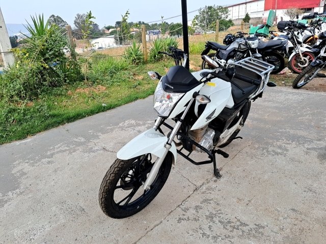 Honda CG 160 Cargo 2019 Conservada com detalhes