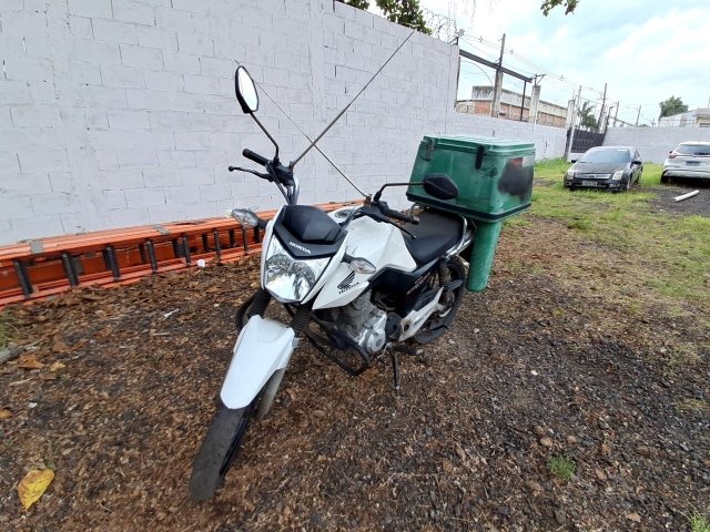 Honda CG 160 Cargo 2018/2019 com lataria e pintura danificadas