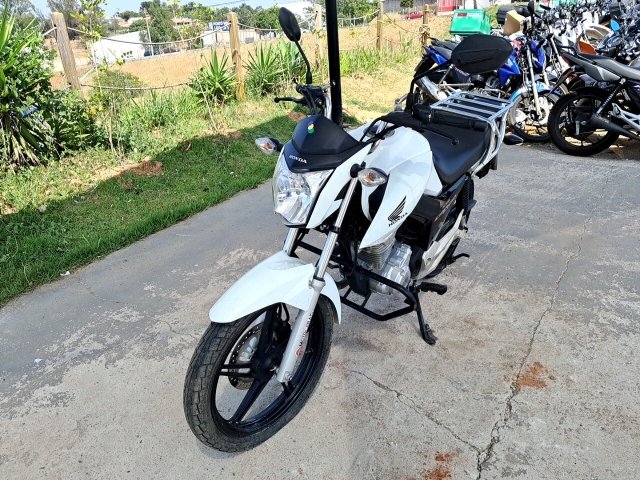 Honda CG 160 Cargo 2019 Conservada com detalhes