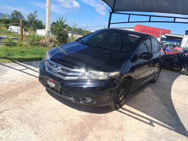 Veículo Honda City Honda City LX Flex 2013/2014 Preto com Lataria e Pintura com Riscos e Amassados 2014 em leilão