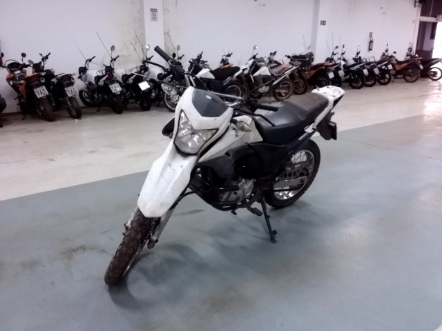 Honda NXR160 Bros ESD 2015 Conservada com avarias
