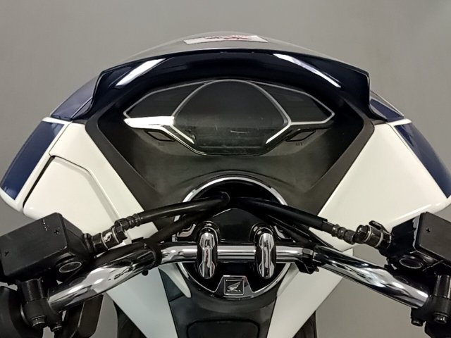 Vehicle_photo_7