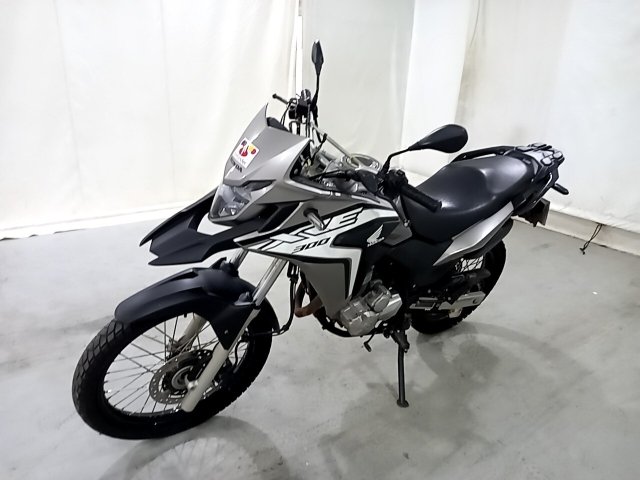 HONDA XRE 300 ABS Frente Motorista