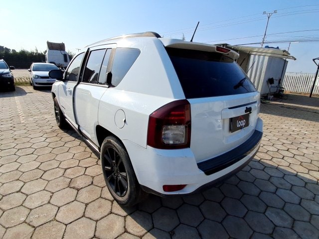 JEEP COMPASS SPORT2.0L Traseira Motorista