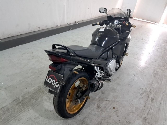 Vehicle_photo_4